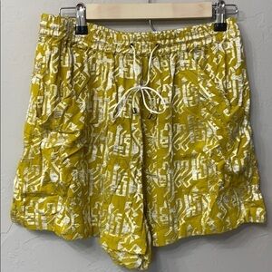 Anthropologie elevenses gold shorts size M…